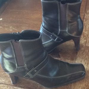 Leather boots sz 7  1/2